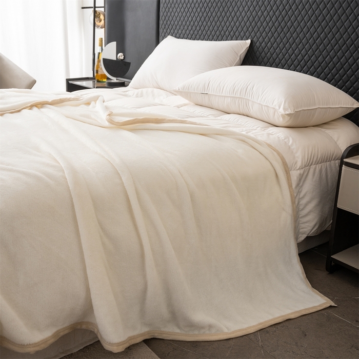 91家纺网 家纺一手货源 找家纺 梵心 2025新款云貂绒毛毯法兰绒毛毯牛奶绒毛毯爆款盖毯直播跨境专供-可定制克重  米色