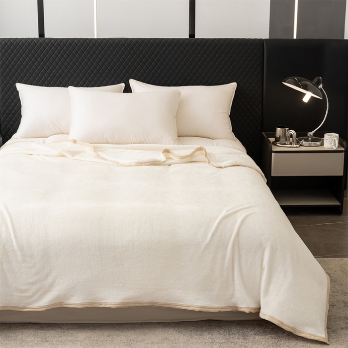 91家纺网 家纺一手货源 找家纺 梵心 2025新款云貂绒毛毯法兰绒毛毯牛奶绒毛毯爆款盖毯直播跨境专供-可定制克重  米色