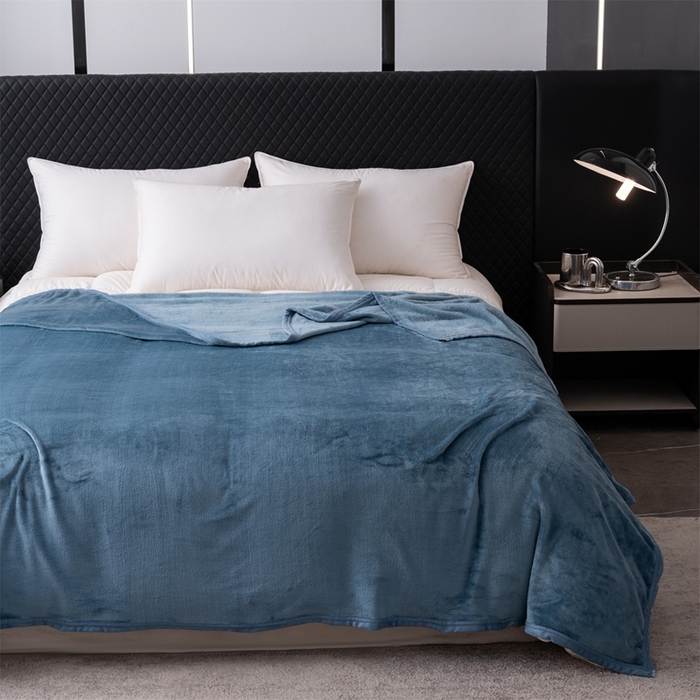 91家纺网 家纺一手货源 找家纺 梵心 2025新款云貂绒毛毯法兰绒毛毯牛奶绒毛毯爆款盖毯直播跨境专供-可定制克重 深蓝