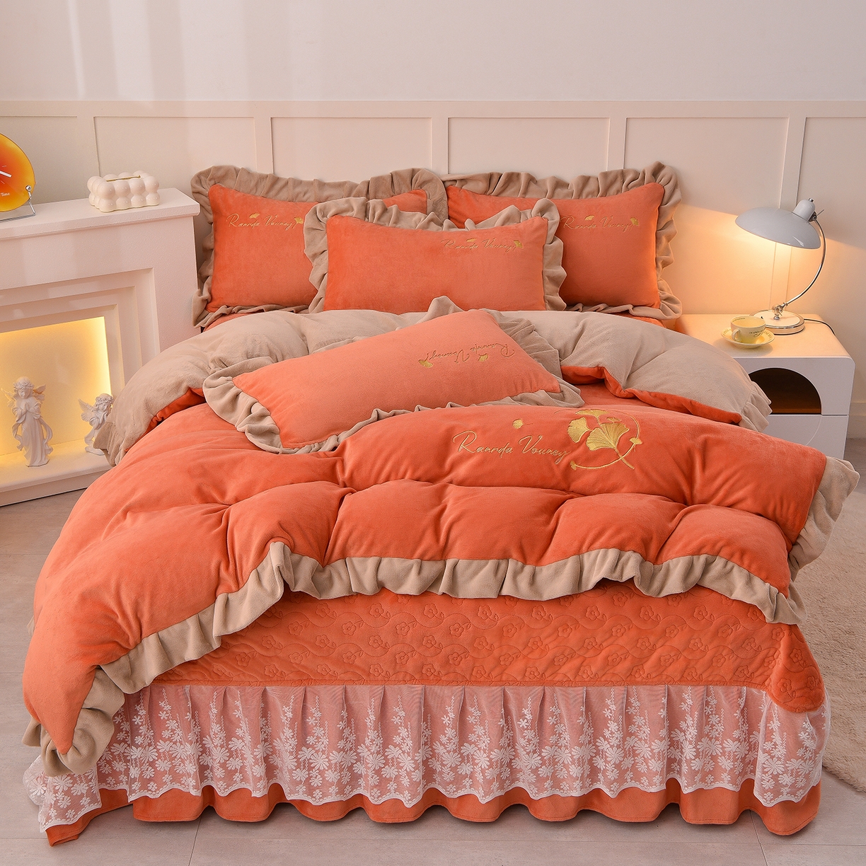 91家纺网 家纺一手货源 找家纺 湘雪家居  2025新款高克重纯色刺绣牛奶绒床盖款星语系列四件套-提供买家秀 星语款-橙橘色