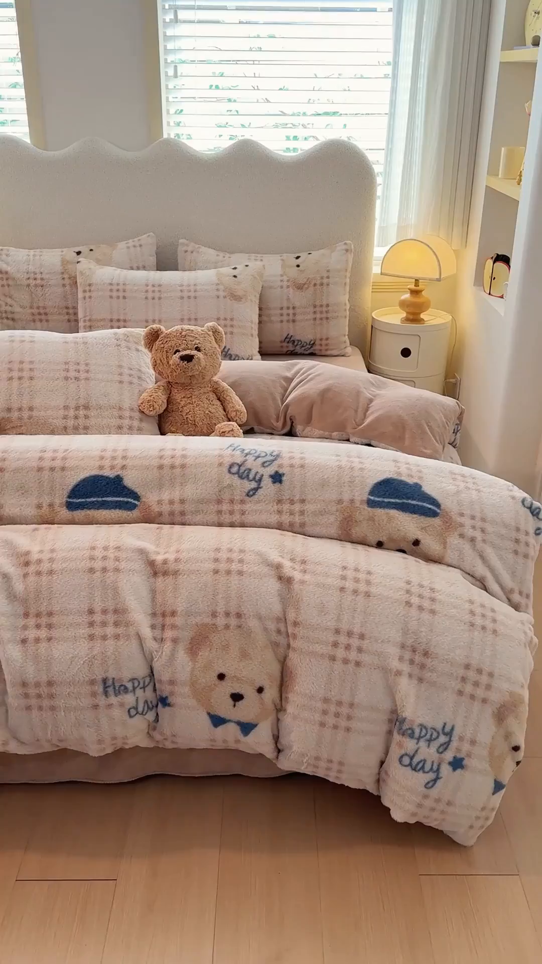 91家纺网 家纺一手货源 找家纺 KA家纺 2025新款冬高克重兔毛牛奶绒四件套 快乐熊