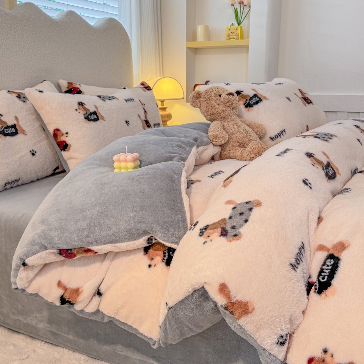 91家纺网 家纺一手货源 找家纺 KA家纺 2025新款冬高克重兔毛牛奶绒四件套 腊肠狗