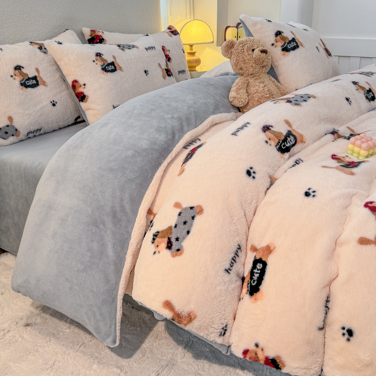 91家纺网 家纺一手货源 找家纺 KA家纺 2025新款冬高克重兔毛牛奶绒四件套 腊肠狗