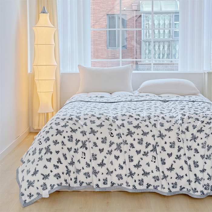 91家纺网 家纺一手货源 找家纺 梵心 2025新款云貂绒毛毯法兰绒毛毯牛奶绒毛毯爆款盖毯直播跨境专供-可定制克重 熊猫庄园