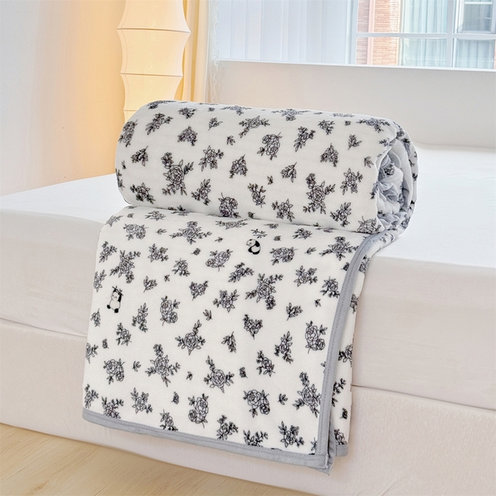 91家纺网 家纺一手货源 找家纺 梵心 2025新款云貂绒毛毯法兰绒毛毯牛奶绒毛毯爆款盖毯直播跨境专供-可定制克重 熊猫庄园