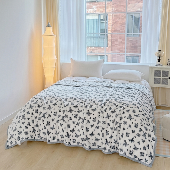 91家纺网 家纺一手货源 找家纺 梵心 2025新款云貂绒毛毯法兰绒毛毯牛奶绒毛毯爆款盖毯直播跨境专供-可定制克重 熊猫庄园