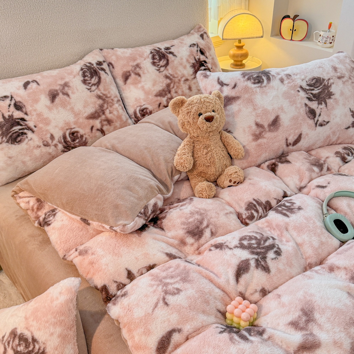 91家纺网 家纺一手货源 找家纺 KA家纺 2025新款冬高克重兔毛牛奶绒四件套 玫瑰故事