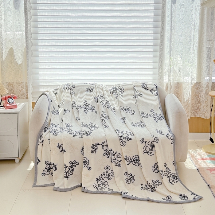 91家纺网 家纺一手货源 找家纺 梵心 2025新款云貂绒毛毯法兰绒毛毯牛奶绒毛毯爆款盖毯直播跨境专供-可定制克重 枝叶