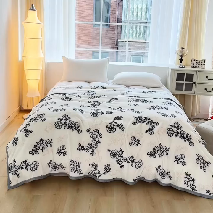 91家纺网 家纺一手货源 找家纺 梵心 2025新款云貂绒毛毯法兰绒毛毯牛奶绒毛毯爆款盖毯直播跨境专供-可定制克重 枝叶