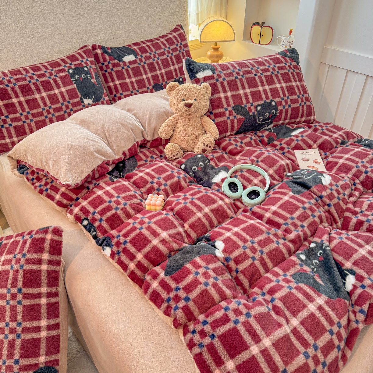 91家纺网 家纺一手货源 找家纺 KA家纺 2025新款冬高克重兔毛牛奶绒四件套 幸运猫