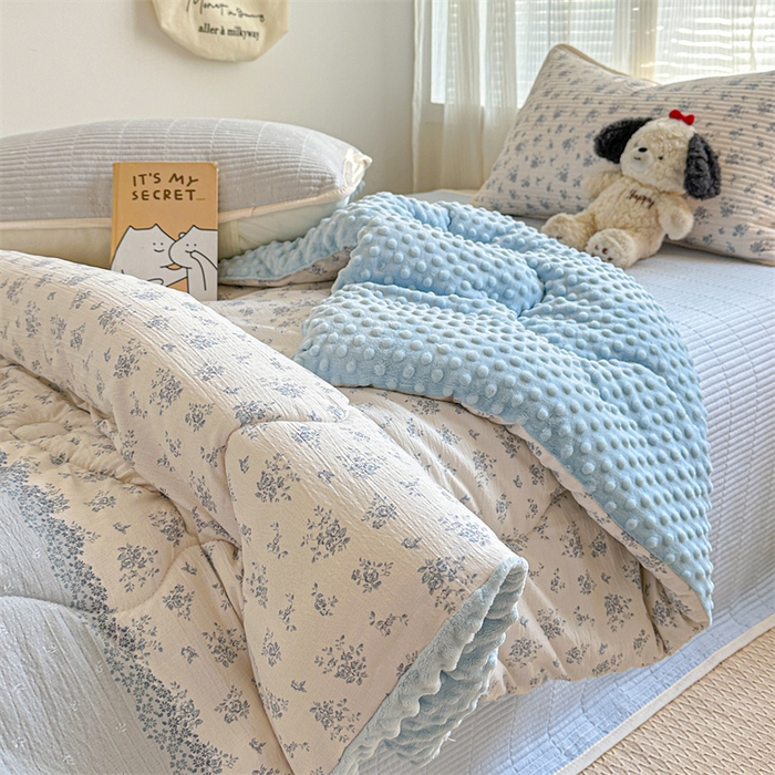 91家纺网 家纺一手货源 找家纺 繁花家居 2025新款床盖豆豆被套春秋被套冬被云感超软木棉被子被芯 简单款床盖-豆豆被-蓝黛