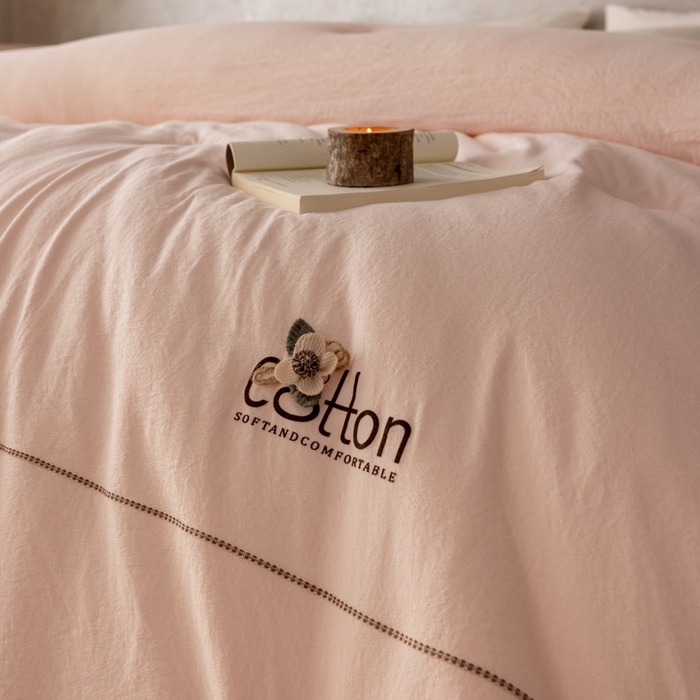 91家纺网 家纺一手货源 找家纺 丽卡家纺 2025年秋冬新品威尔思大豆被（常规生产款为春秋被和冬被，常规尺寸为200*230/220*240cm，其他特殊尺寸/加厚款接受下单定制） 威尔思大豆被-粉色