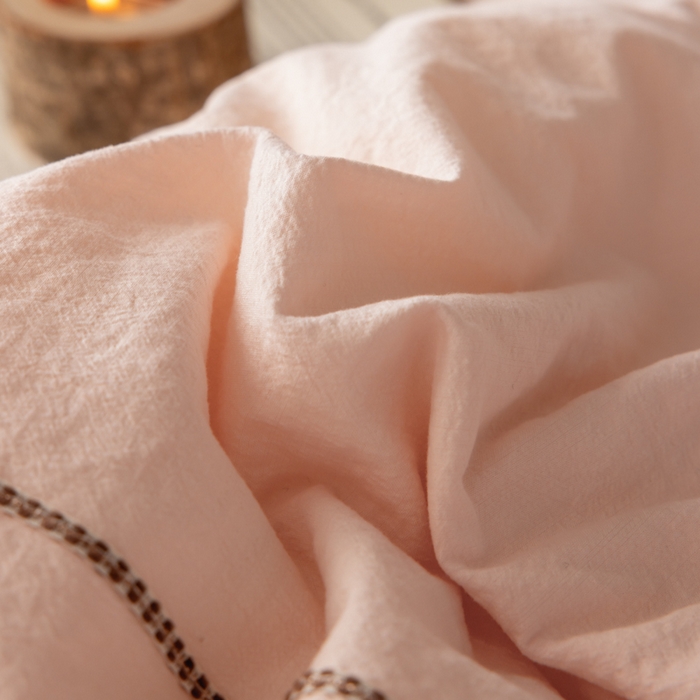 91家纺网 家纺一手货源 找家纺 丽卡家纺 2025年秋冬新品威尔思大豆被（常规生产款为春秋被和冬被，常规尺寸为200*230/220*240cm，其他特殊尺寸/加厚款接受下单定制） 威尔思大豆被-粉色