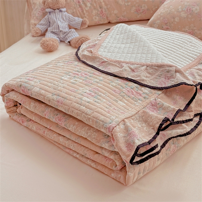 91家纺网 家纺一手货源 找家纺 繁花家居 2025新款床盖豆豆被套春秋被套冬被云感超软木棉被子被芯 花边床盖-豆豆被-粉蔷柔梦