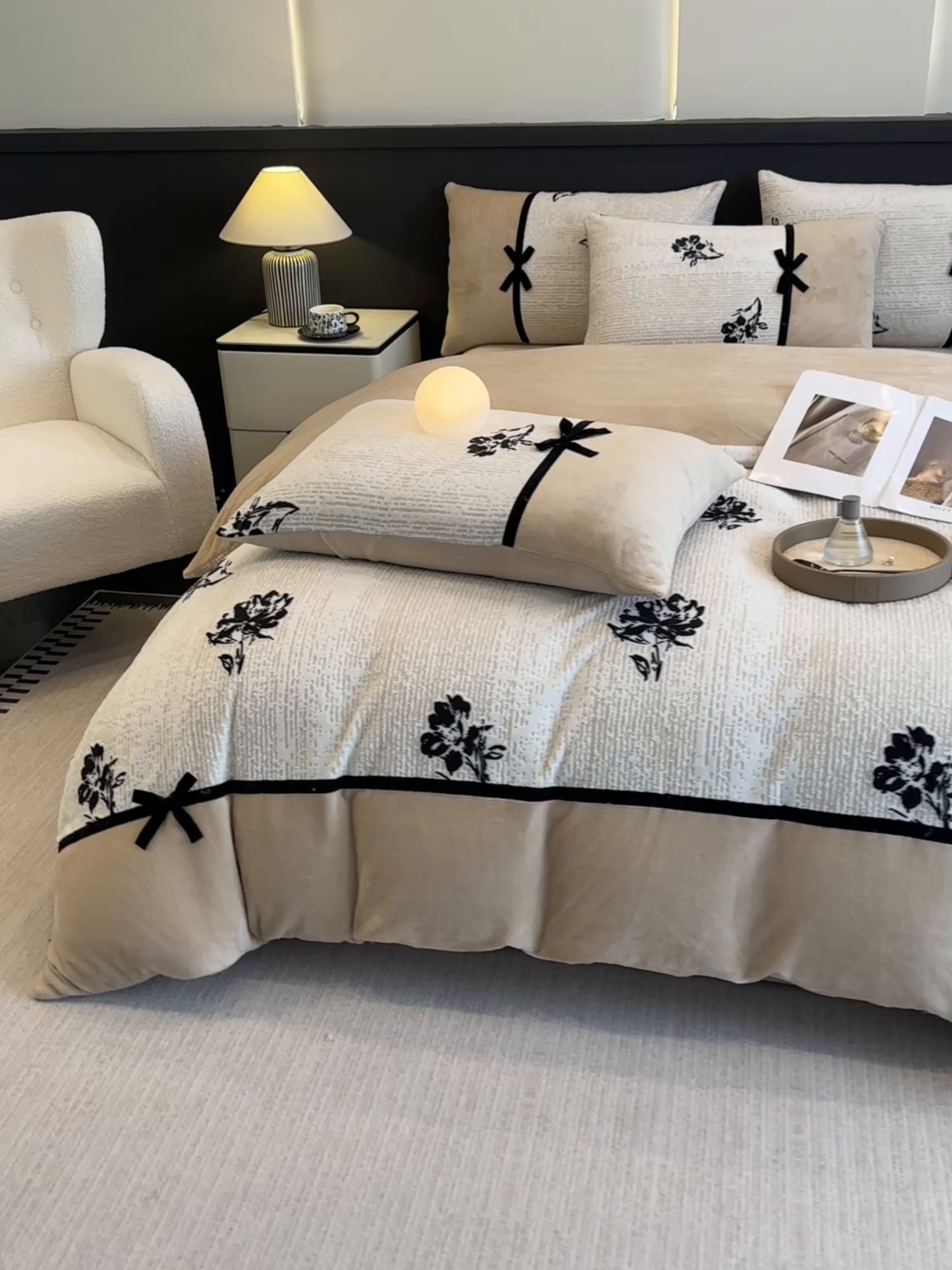 91家纺网 家纺一手货源 找家纺 （总）凯美家居 2025新款A类雕花牛奶绒四件套-美拉德系列