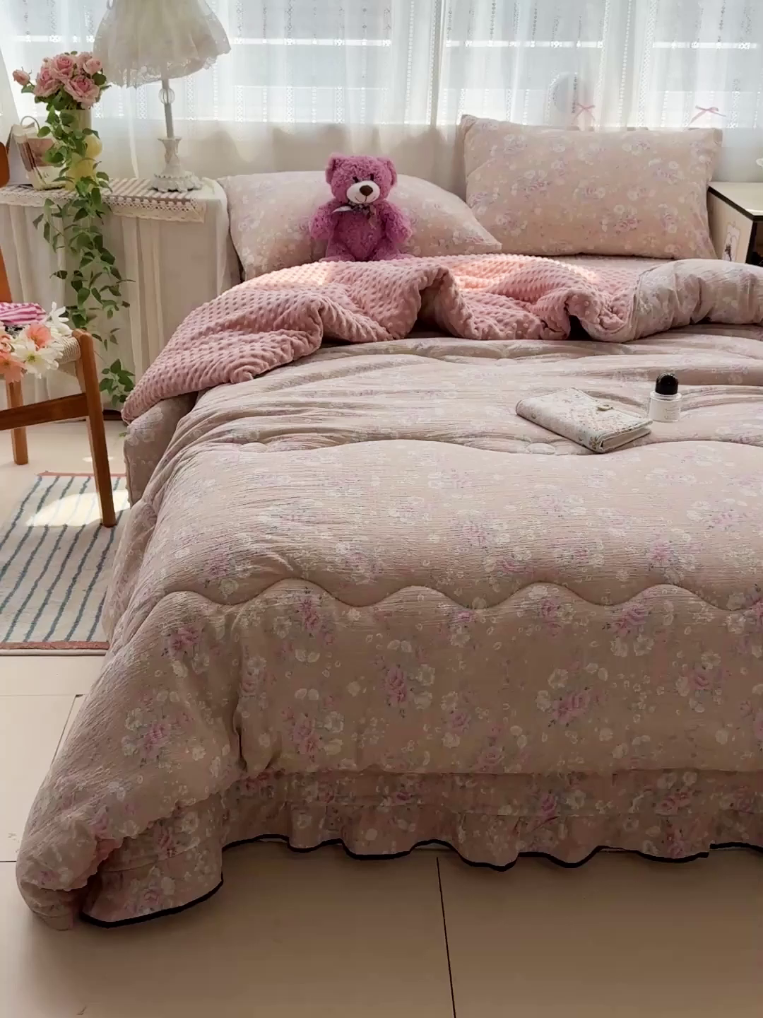 91家纺网 家纺一手货源 找家纺 繁花家居 2025新款床盖豆豆被套春秋被套冬被云感超软木棉被子被芯 花边床盖-豆豆被-粉蔷柔梦