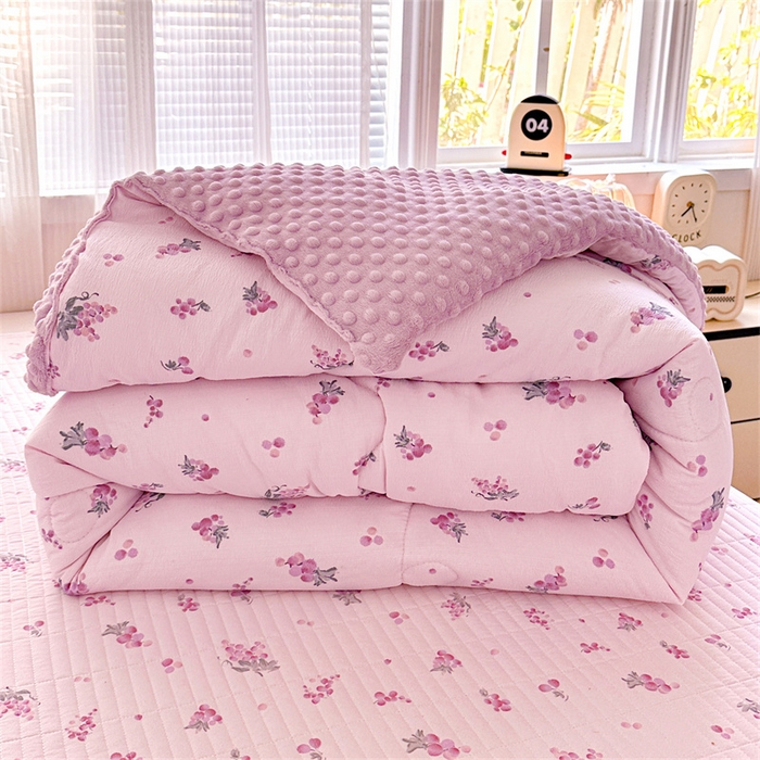 91家纺网 家纺一手货源 找家纺 繁花家居 2025新款床盖豆豆被套春秋被套冬被云感超软木棉被子被芯 花边床盖-豆豆被-幻紫花语