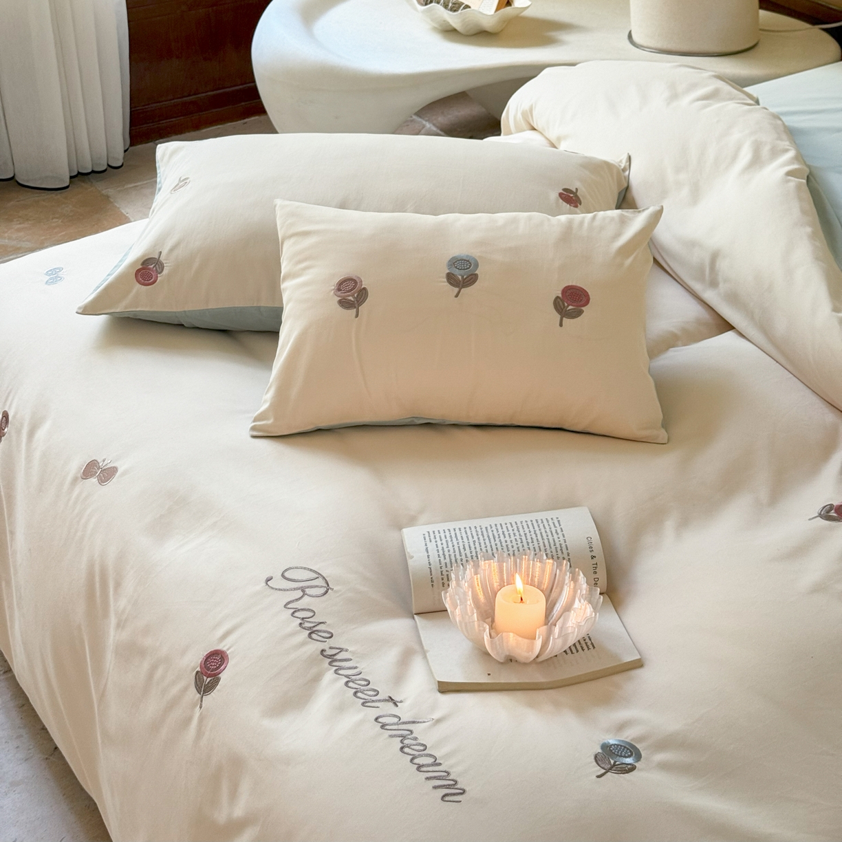 91家纺网 家纺一手货源 找家纺 FORTWO家纺原创设计（FOR TWO家纺） 2025新款50支全棉磨毛绣花四件套-小清新 奶油蔷薇