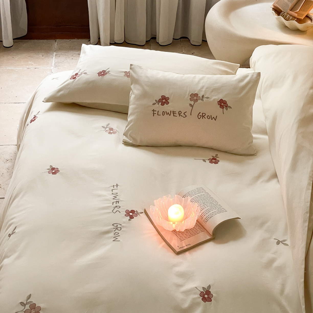 91家纺网 家纺一手货源 找家纺 FORTWO家纺原创设计（FOR TWO家纺） 2025新款50支全棉磨毛绣花四件套-小清新 小红花