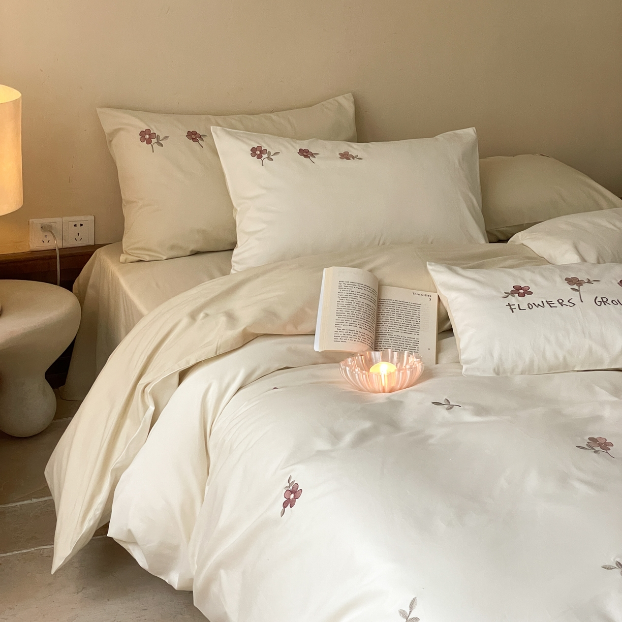 91家纺网 家纺一手货源 找家纺 FORTWO家纺原创设计（FOR TWO家纺） 2025新款50支全棉磨毛绣花四件套-小清新 小红花