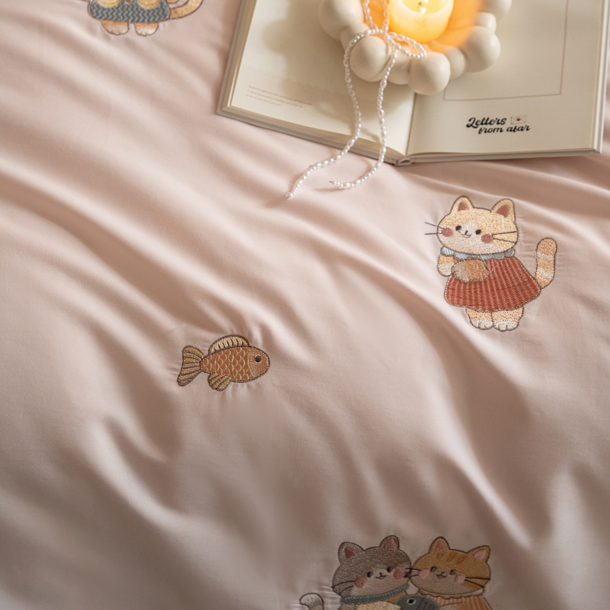 91家纺网 家纺一手货源 找家纺 FORTWO家纺原创设计（FOR TWO家纺） 2025新款50支全棉磨毛绣花四件套-小清新 小猫咪