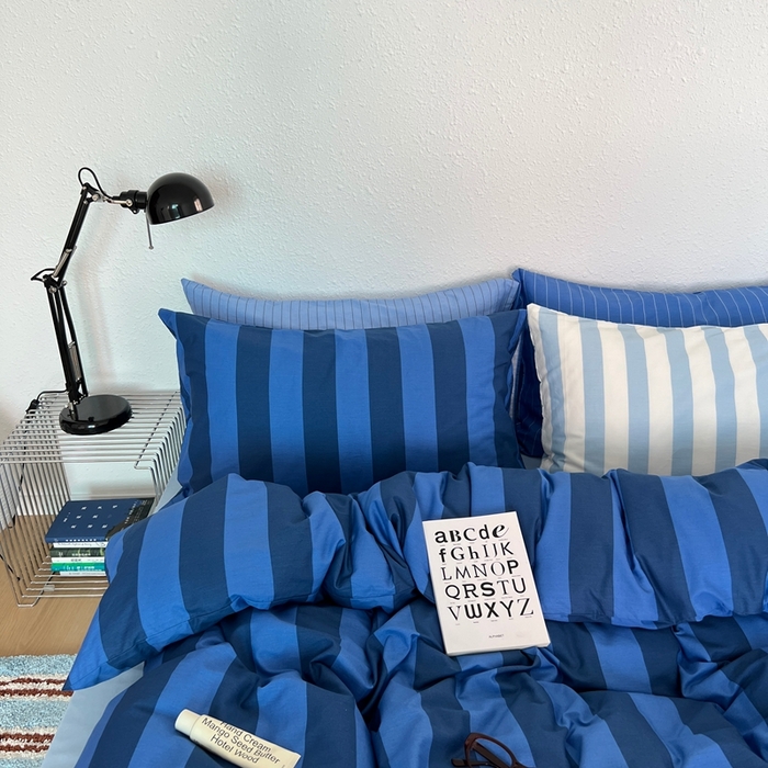 91家纺网 家纺一手货源 找家纺 蜜宿 2025新款亲肤舒适混搭条纹全棉纯棉斜纹四件套-蓝调冰岛 蓝调冰岛（月光蓝条+冰川蓝条）