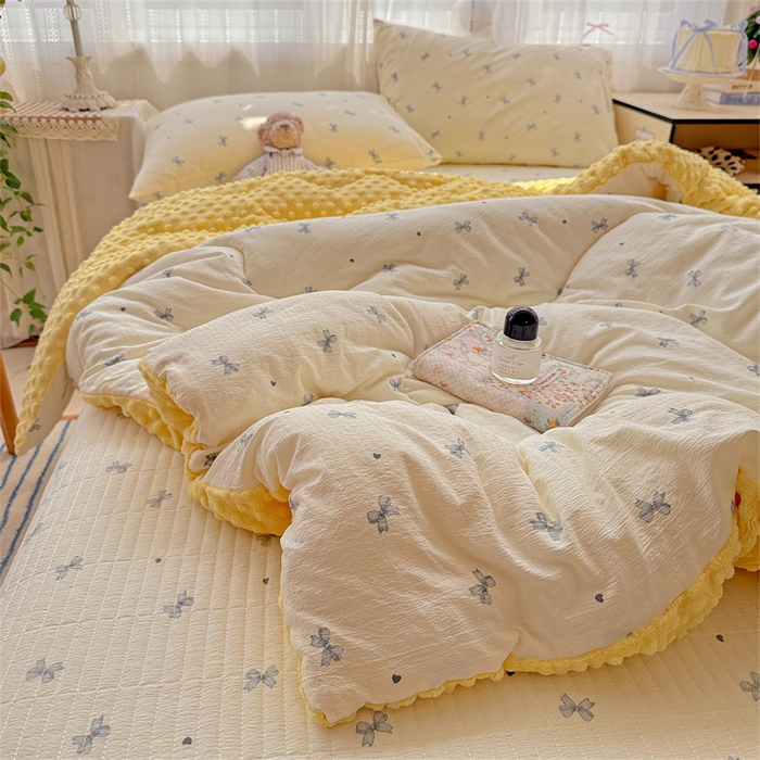 91家纺网 家纺一手货源 找家纺 繁花家居 2025新款床盖豆豆被套春秋被套冬被云感超软木棉被子被芯 花边床盖-豆豆被-奶黄蝶语