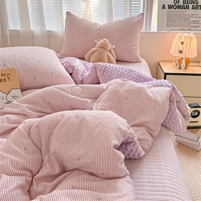 91家纺网 家纺一手货源 找家纺 繁花家居 2025新款床盖豆豆被套春秋被套冬被云感超软木棉被子被芯 花边床盖-豆豆被-紫绒梦心