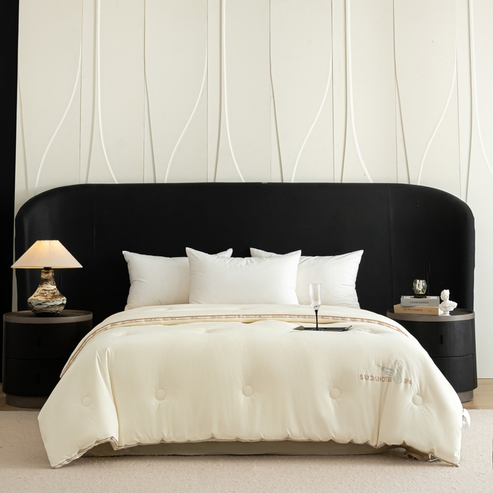 91家纺网 家纺一手货源 找家纺 （总）丽卡家纺 2025年秋冬新品莱卡羊绒被被子被芯（常规生产款为春秋被和冬被，常规尺寸为200*230/220*240cm，其他特殊尺寸/加厚款接受下单定制）