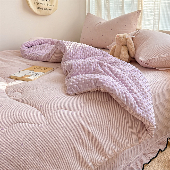 91家纺网 家纺一手货源 找家纺 繁花家居 2025新款床盖豆豆被套春秋被套冬被云感超软木棉被子被芯 花边床盖-豆豆被-紫绒梦心