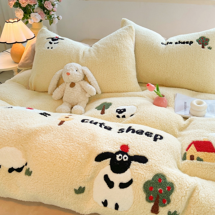 91家纺网 家纺一手货源 找家纺 牵依 2025新款羊羔绒牛奶绒毛巾绣四件套 小绵羊
