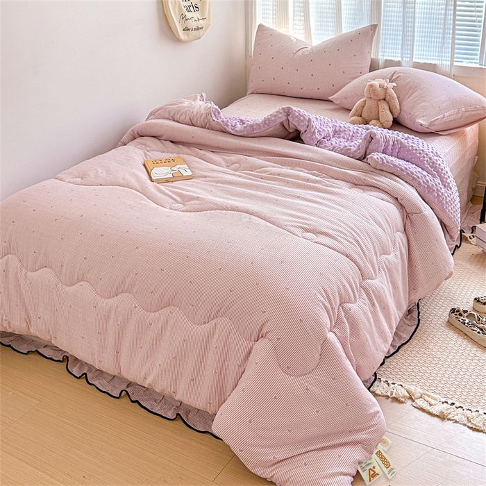 91家纺网 家纺一手货源 找家纺 繁花家居 2025新款床盖豆豆被套春秋被套冬被云感超软木棉被子被芯 花边床盖-豆豆被-紫绒梦心