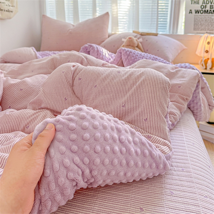 91家纺网 家纺一手货源 找家纺 繁花家居 2025新款床盖豆豆被套春秋被套冬被云感超软木棉被子被芯 花边床盖-豆豆被-紫绒梦心