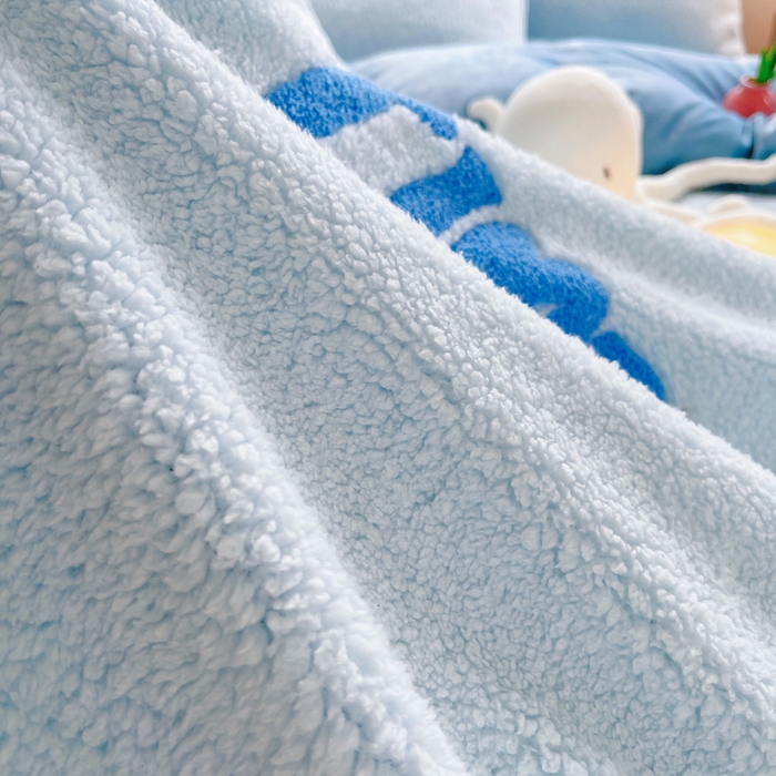 91家纺网 家纺一手货源 找家纺 牵依 2025新款羊羔绒牛奶绒毛巾绣四件套 大眼仔