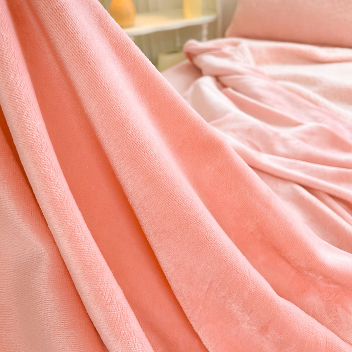 91家纺网 家纺一手货源 找家纺 牵依 2025新款羊羔绒牛奶绒毛巾绣四件套 腊肠狗