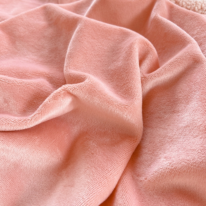 91家纺网 家纺一手货源 找家纺 牵依 2025新款羊羔绒牛奶绒毛巾绣四件套 腊肠狗