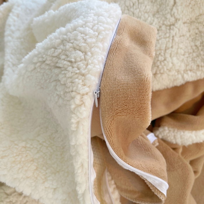 91家纺网 家纺一手货源 找家纺 牵依 2025新款羊羔绒牛奶绒毛巾绣四件套 奇妙兔