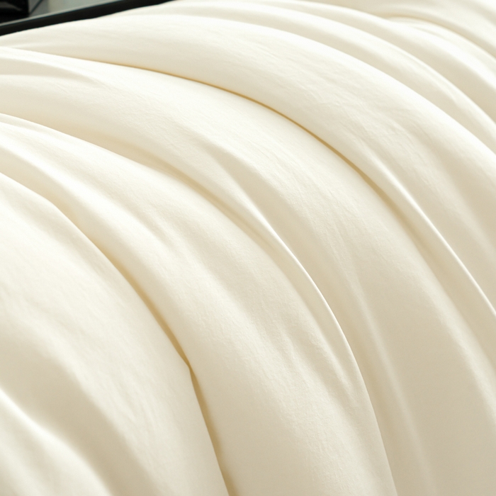 91家纺网 家纺一手货源 找家纺 丽卡家纺 2025年秋冬新品莱卡羊绒被被子被芯（常规生产款为春秋被和冬被，常规尺寸为200*230/220*240cm，其他特殊尺寸/加厚款接受下单定制） 莱卡羊绒被-白色