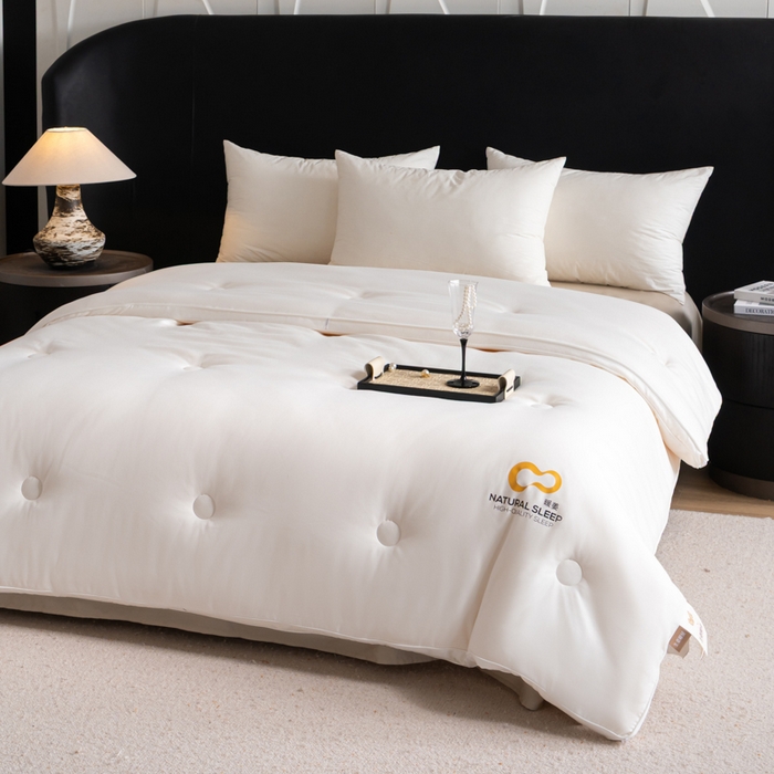 91家纺网 家纺一手货源 找家纺 （总）丽卡家纺 2025年秋冬新品好运来暖姜被被子被芯（常规生产款为春秋被和冬被，常规尺寸为200*230和220*240cm，其他特殊尺寸/加厚款接受下单定制）