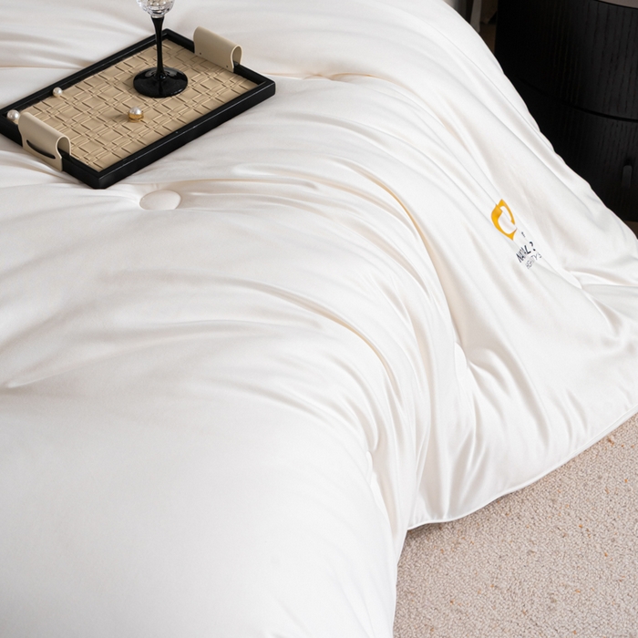 91家纺网 家纺一手货源 找家纺 （总）丽卡家纺 2025年秋冬新品好运来暖姜被被子被芯（常规生产款为春秋被和冬被，常规尺寸为200*230和220*240cm，其他特殊尺寸/加厚款接受下单定制）