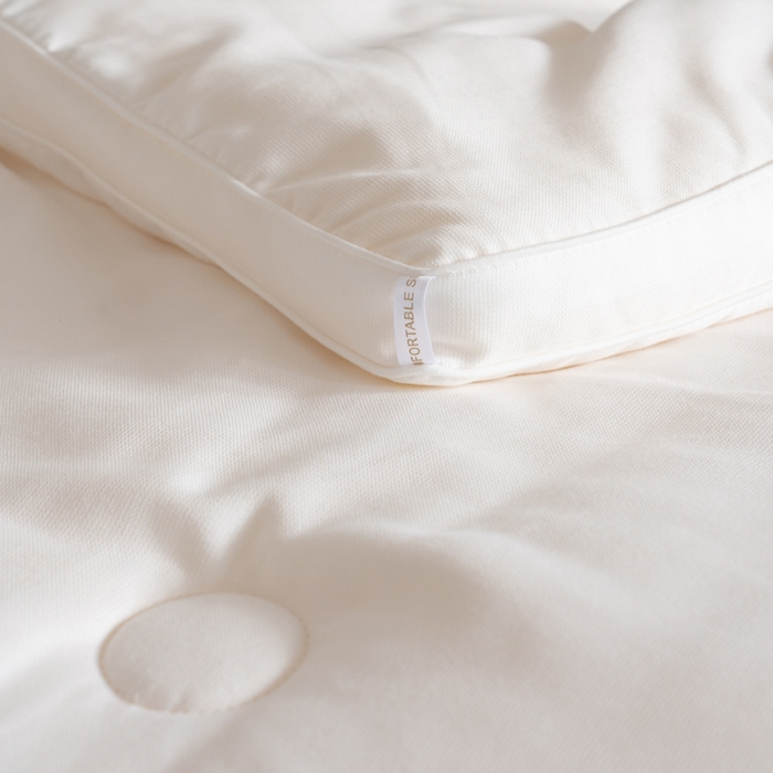 91家纺网 家纺一手货源 找家纺 丽卡家纺 2025年秋冬新品好运来暖姜被被子被芯（常规生产款为春秋被和冬被，常规尺寸为200*230和220*240cm，其他特殊尺寸/加厚款接受下单定制） 好运来暖姜被-白色