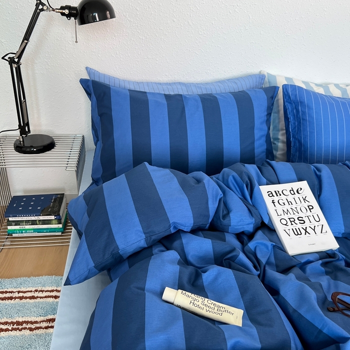 91家纺网 家纺一手货源 找家纺 蜜宿 2025新款亲肤舒适混搭条纹全棉纯棉斜纹四件套-蓝调冰岛 蓝调冰岛（海洋蓝条+冰川蓝条）