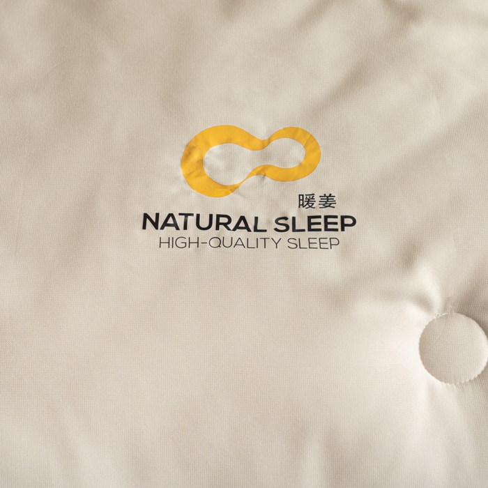 91家纺网 家纺一手货源 找家纺 丽卡家纺 2025年秋冬新品好运来暖姜被被子被芯（常规生产款为春秋被和冬被，常规尺寸为200*230和220*240cm，其他特殊尺寸/加厚款接受下单定制） 好运来暖姜被-卡其