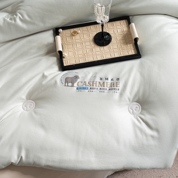 91家纺网 家纺一手货源 找家纺 丽卡家纺 2025年秋冬新品希贝尔羊绒大豆被被子被芯 希贝尔羊绒大豆被-灰色