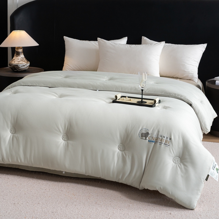 91家纺网 家纺一手货源 找家纺 丽卡家纺 2025年秋冬新品希贝尔羊绒大豆被被子被芯 希贝尔羊绒大豆被-灰色