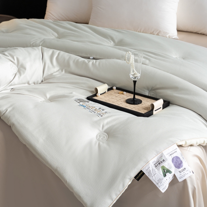 91家纺网 家纺一手货源 找家纺 丽卡家纺 2025年秋冬新品希贝尔羊绒大豆被被子被芯 希贝尔羊绒大豆被-灰色