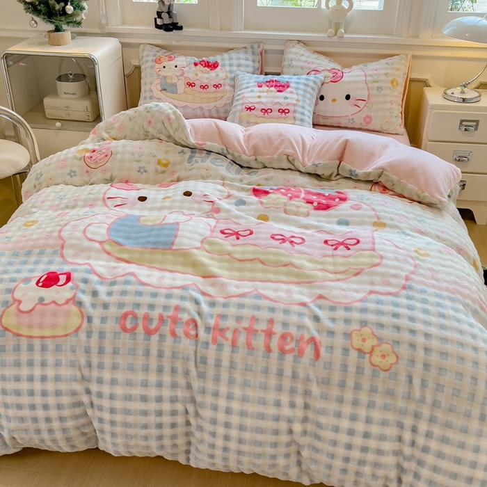 91家纺网 家纺一手货源 找家纺 摩妮卡 2025新款亲肤舒适泡泡绒大版卡通印花五件套 大版蛋糕凯蒂