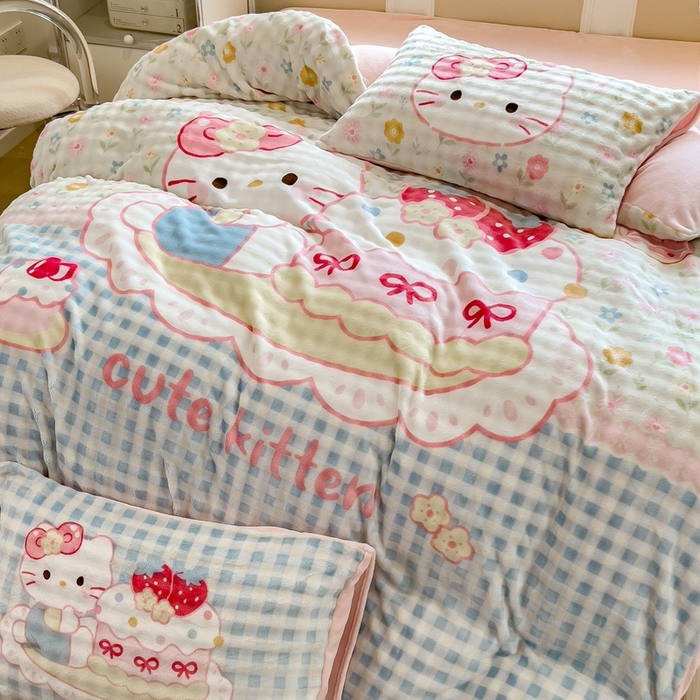 91家纺网 家纺一手货源 找家纺 摩妮卡 2025新款亲肤舒适泡泡绒大版卡通印花五件套 大版蛋糕凯蒂