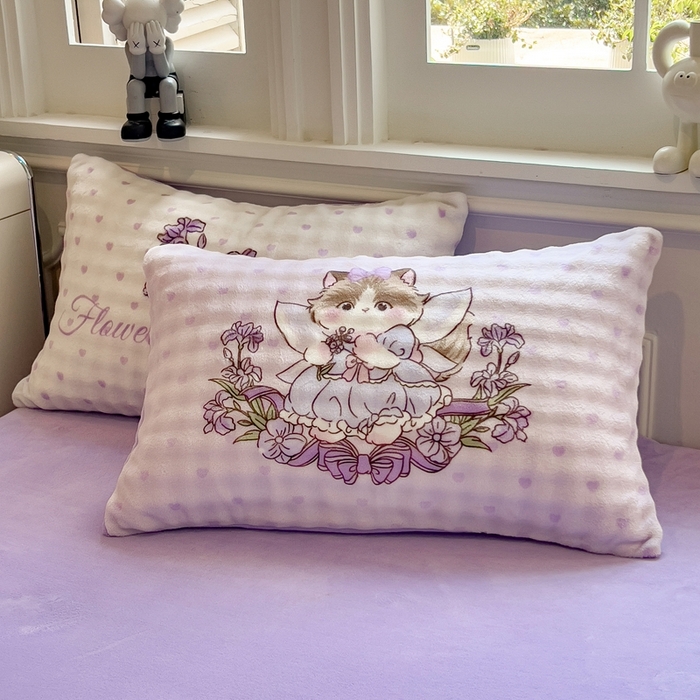 91家纺网 家纺一手货源 找家纺 摩妮卡 2025新款亲肤舒适泡泡绒大版卡通印花五件套 大版猫咪公主