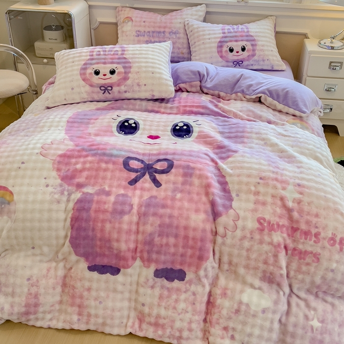 91家纺网 家纺一手货源 找家纺 摩妮卡 2025新款亲肤舒适泡泡绒大版卡通印花五件套 大版梦幻布布